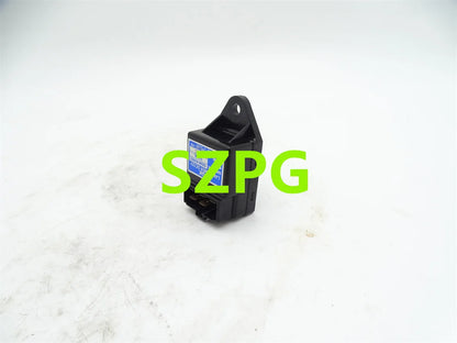 Wholesale D1105 Glow Plug Timer 15694-65992 1569465992 for Kubota Replacement Parts